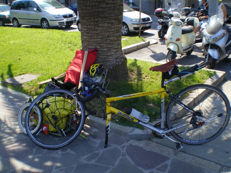 illungomaredisavonaportovadodovesonostatoaccompagnatoinmacchinaehorimontatobiciecarrello.jpg
